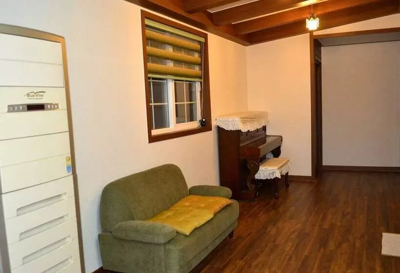 Pension Cafe Yoon & Park