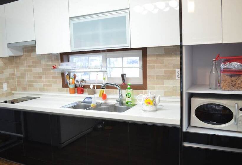 Pension Cafe Yoon & Park