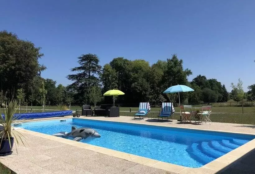 Aamiaismajoitus (B&B) Chambres D Hotes Chateau De La Croix Chemin