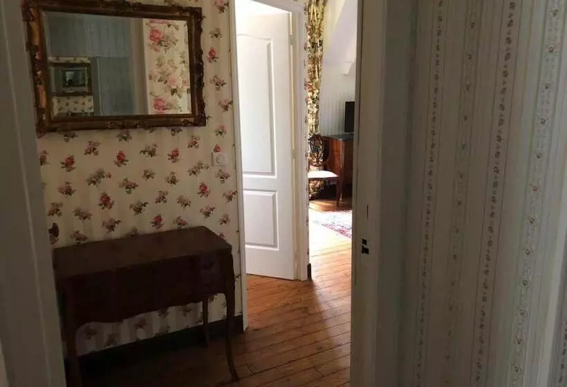 Aamiaismajoitus (B&B) Chambres D Hotes Chateau De La Croix Chemin