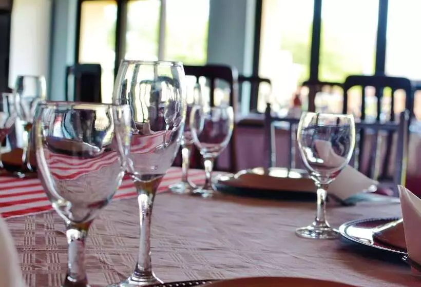 Aamiaismajoitus (B&B) Sheerwalk Conference & Leisure