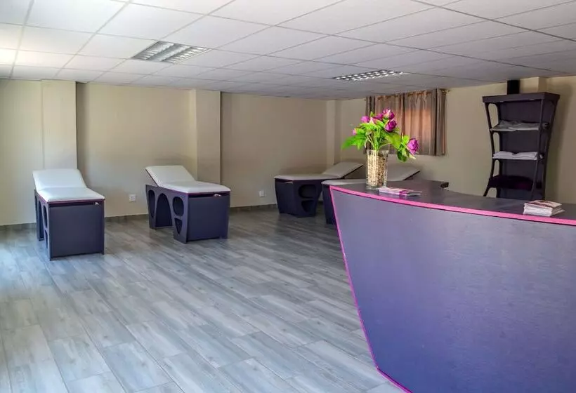 Aamiaismajoitus (B&B) Sheerwalk Conference & Leisure