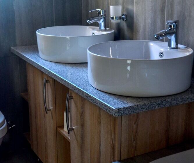 Bed & Breakfast Sheerwalk Conference & Leisure