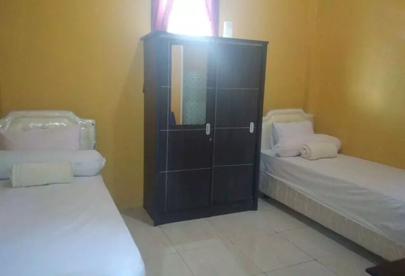 Aamiaismajoitus (B&B) Sinar Harapan