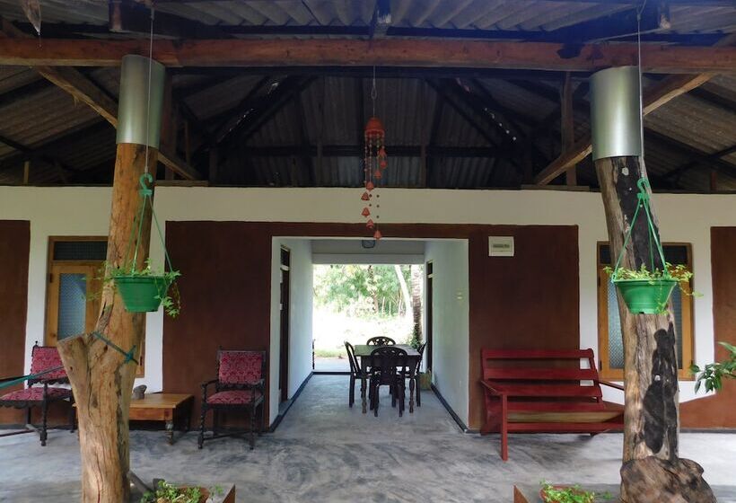 Bed and Breakfast Yala Avian Eye Safari