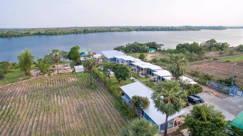 בית מלון כפרי Bluemoon Riverside Resort