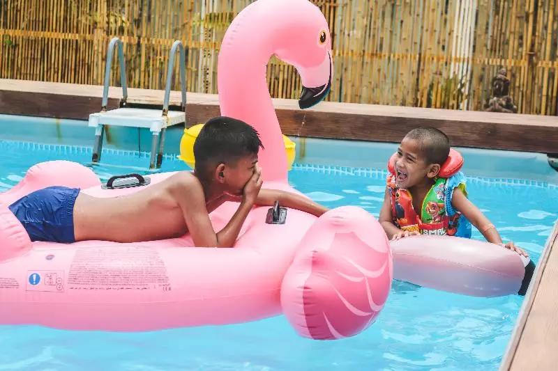 Hotelli Bluemoon Riverside Resort