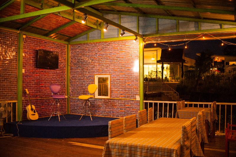 בית מלון כפרי Bluemoon Riverside Resort