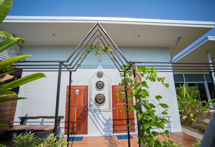 בית מלון כפרי Bluemoon Riverside Resort