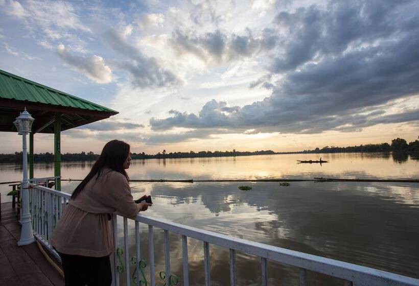 בית מלון כפרי Bluemoon Riverside Resort