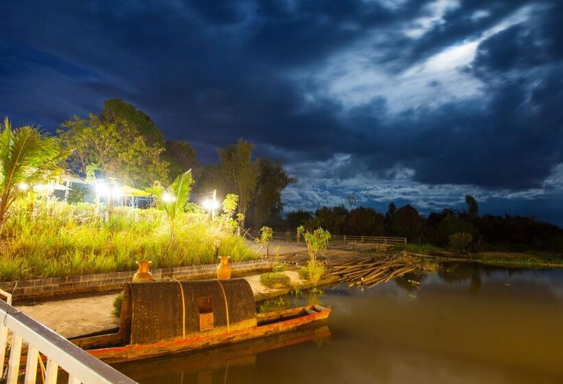 בית מלון כפרי Bluemoon Riverside Resort