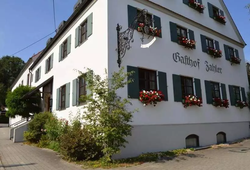 Hotelli Gasthof Zahler