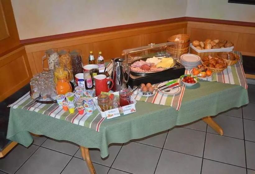 Hotelli Gasthof Zahler