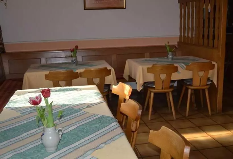 Hotelli Gasthof Zahler