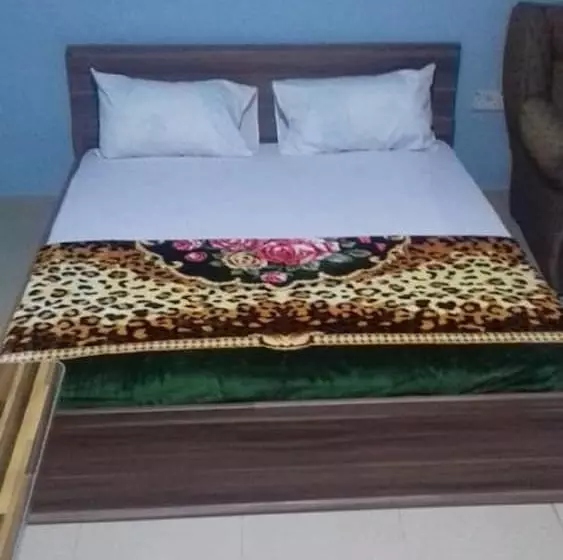 ホテル Pasandy Lodge