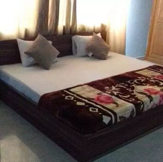 ホテル Pasandy Lodge