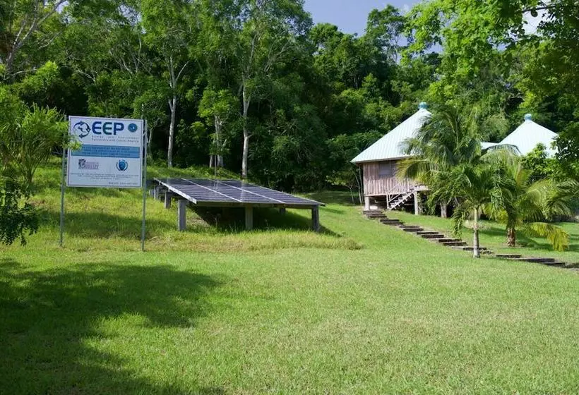 La Milpa Lodge   Hostel