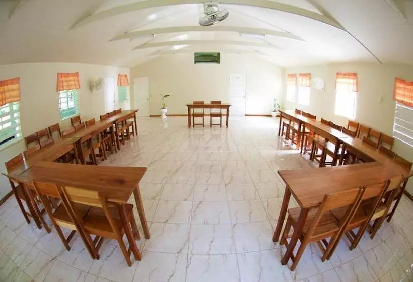 La Milpa Lodge   Hostel