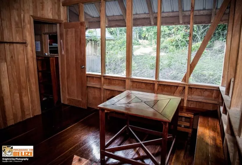 La Milpa Lodge   Hostel