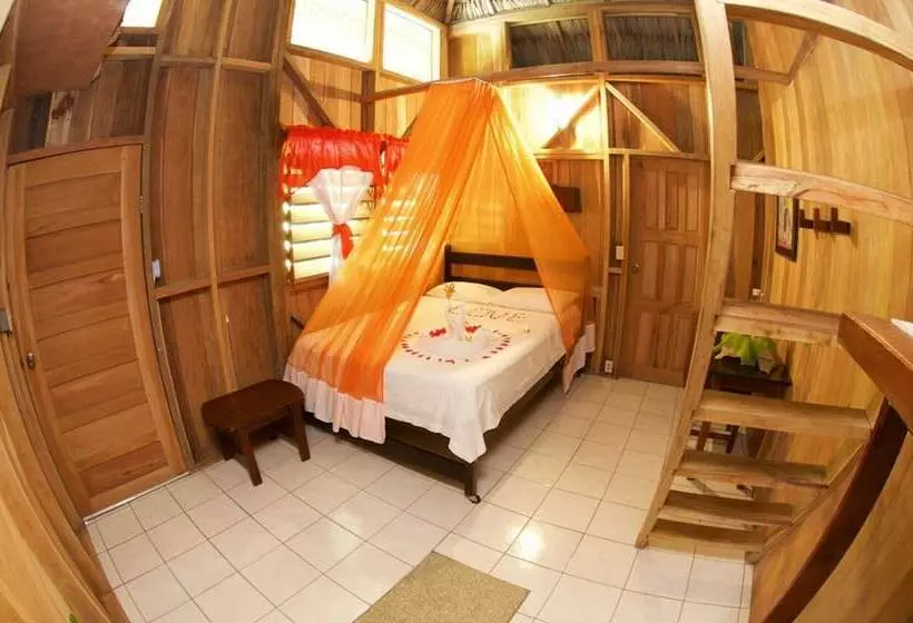 La Milpa Lodge   Hostel