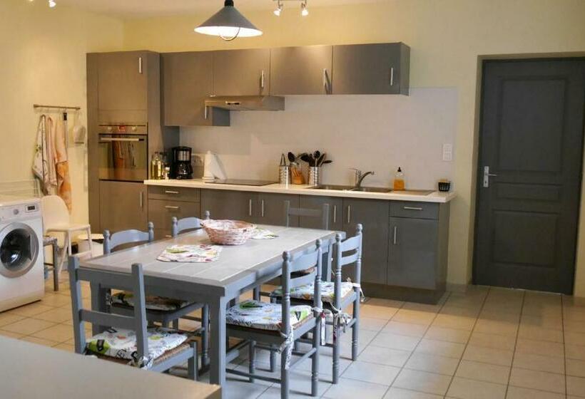 بنسيون Aux 3 Sapins