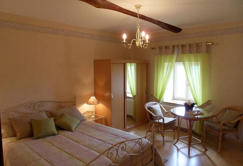 بنسيون Aux 3 Sapins