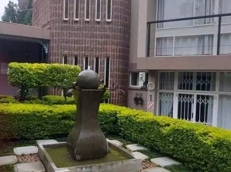 Majatalo B At Home Guest House