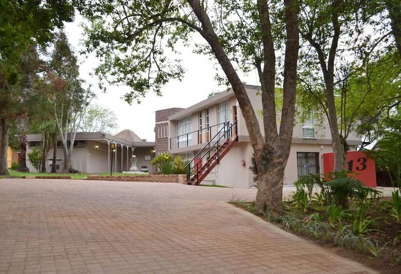 ペンション B At Home Guest House