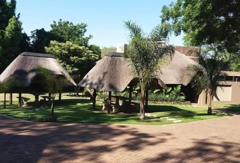 ペンション B At Home Guest House