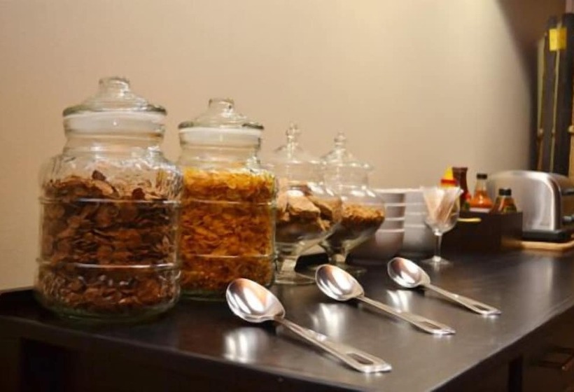 ペンション B At Home Guest House