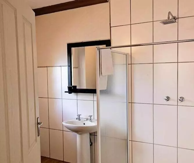 Majatalo B At Home Guest House