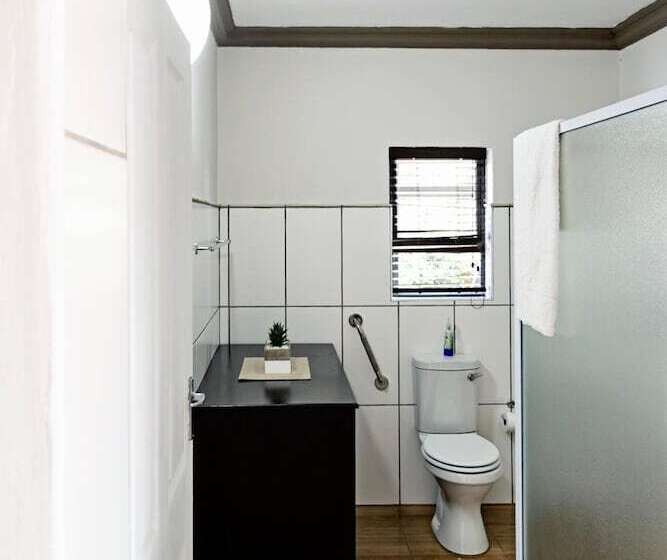 ペンション B At Home Guest House