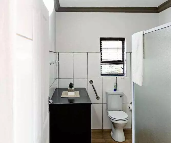 Majatalo B At Home Guest House