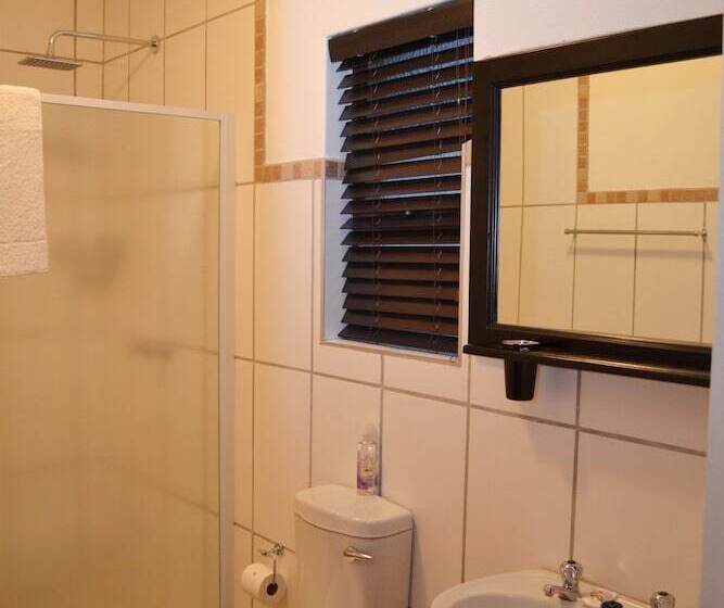 ペンション B At Home Guest House