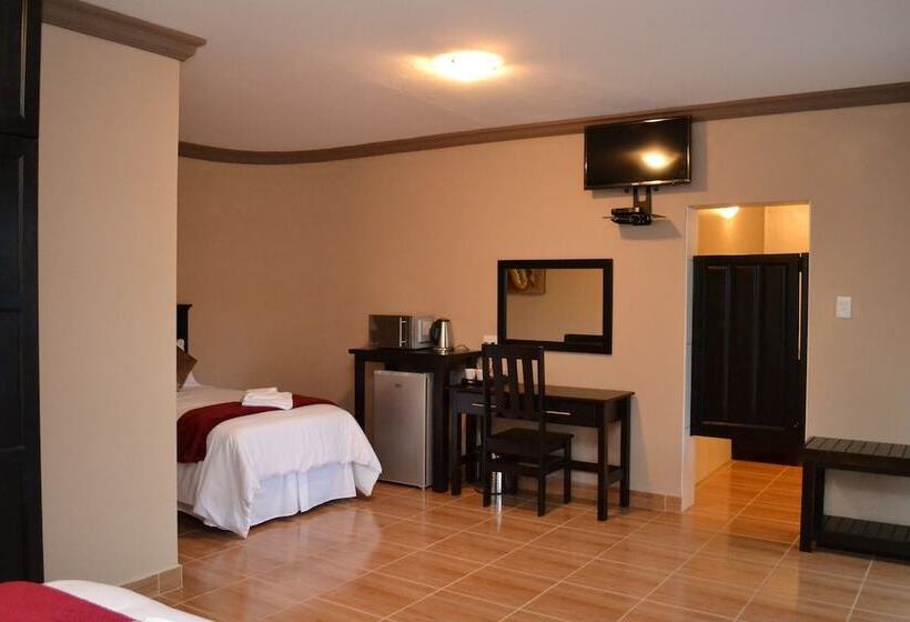 ペンション B At Home Guest House