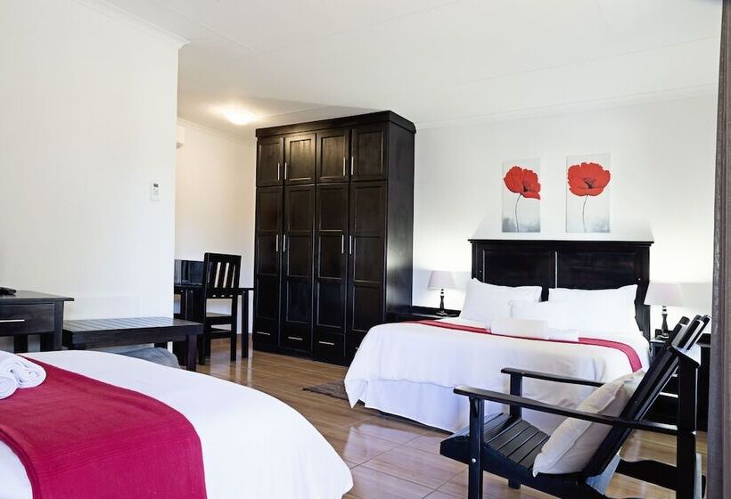 ペンション B At Home Guest House