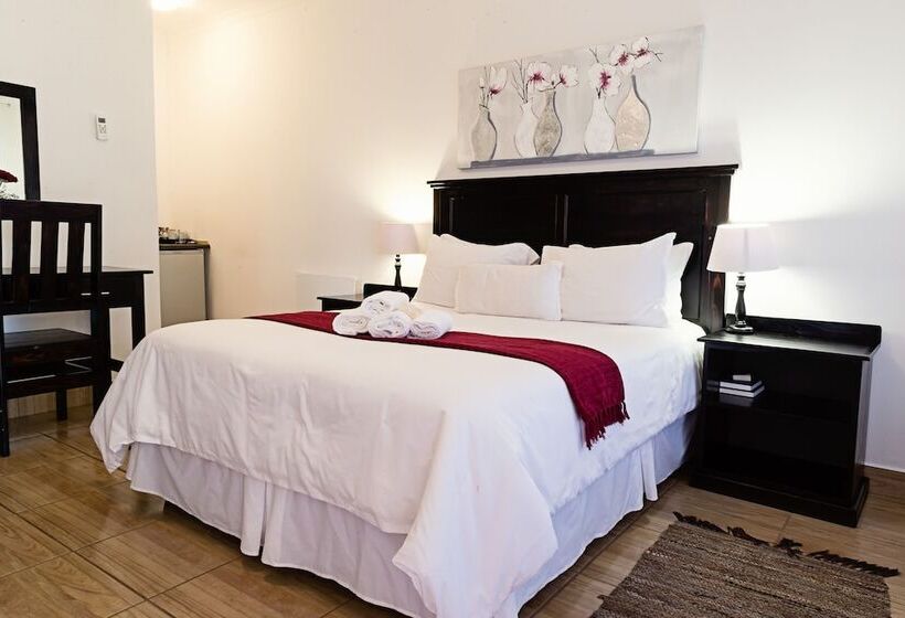 ペンション B At Home Guest House