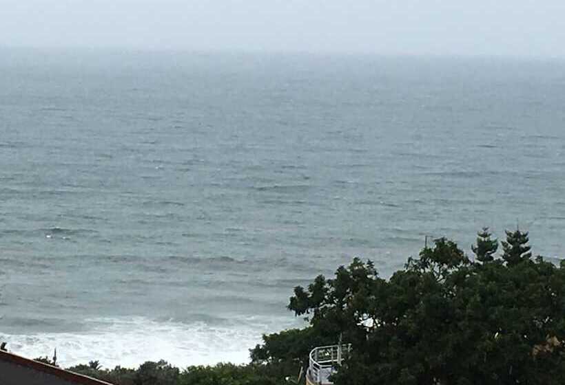 بنسيون Eden Rose Manor B&b