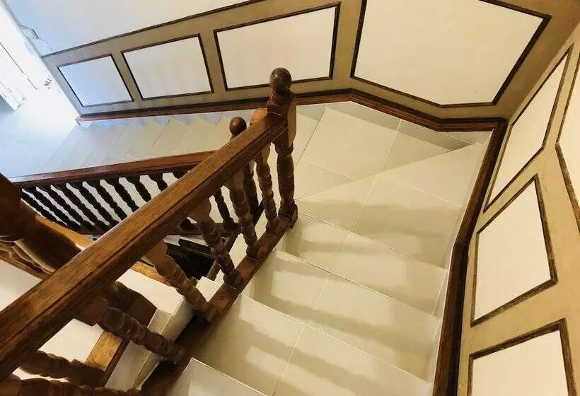 ペンション Eden Rose Manor B&b