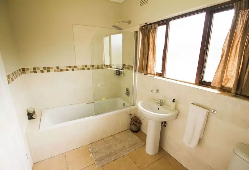 ペンション Eden Rose Manor B&b