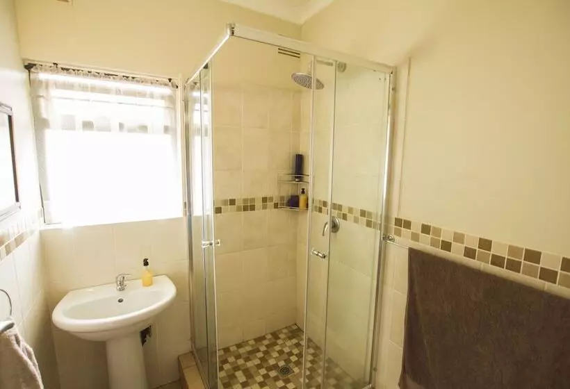 ペンション Eden Rose Manor B&b