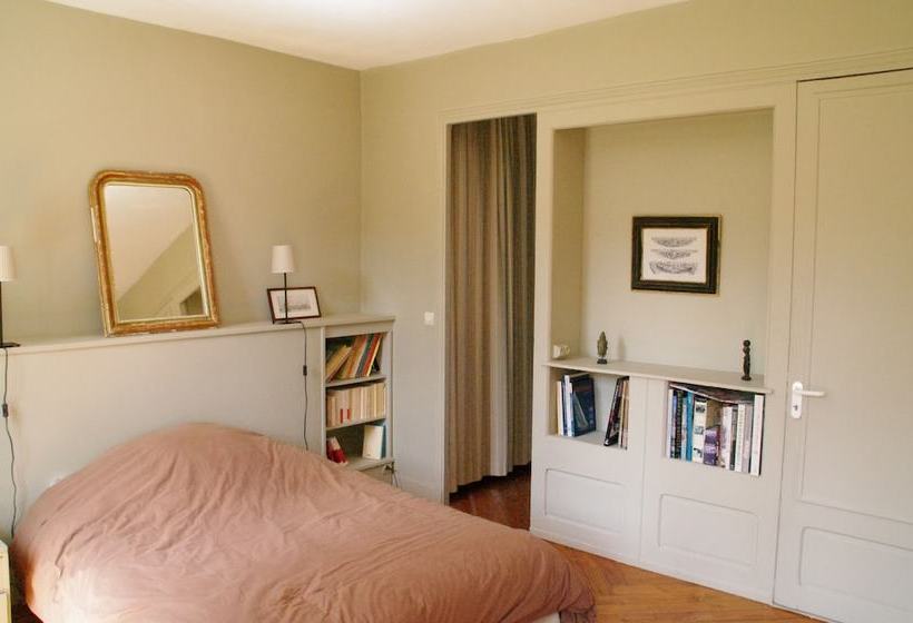 بنسيون La Villa De Creully