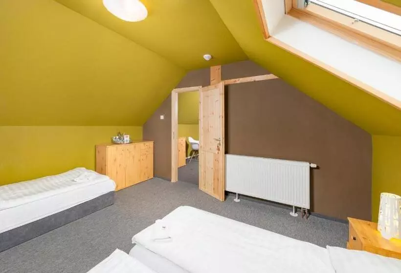 Majatalo Penzion, Restaurant Gloria