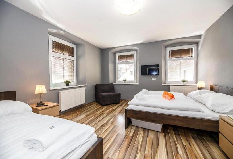 膳宿费 Penzion, Restaurant Gloria