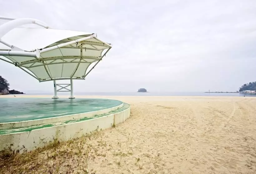 Majatalo Solsum House