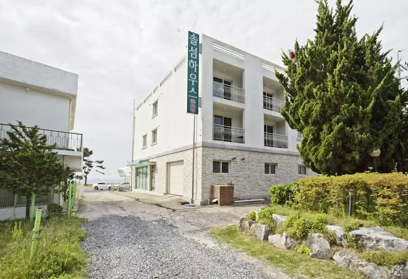 Majatalo Solsum House