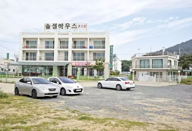 Majatalo Solsum House