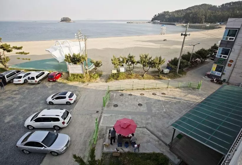 Majatalo Solsum House