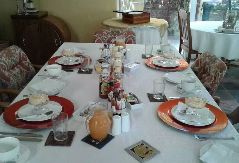 Majatalo Steytlerville Villa Guest House