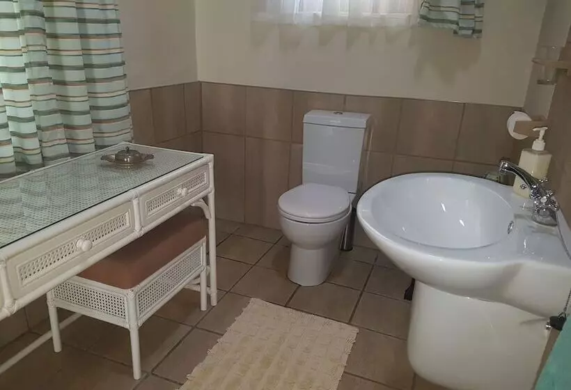 Majatalo Steytlerville Villa Guest House